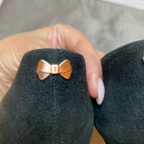 Ted Baker genuine suede heels, size 38(8) - Picture 6 of 10